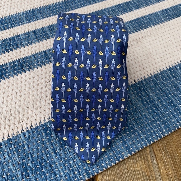 Mens Burberry 💯% Silk Steely Blue Bird TIE. Like NEW Condition! Pristine 🦜60” - Picture 14 of 15